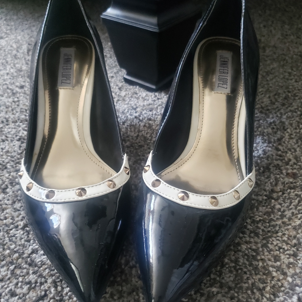 Women's heels, brand new,  never worn.